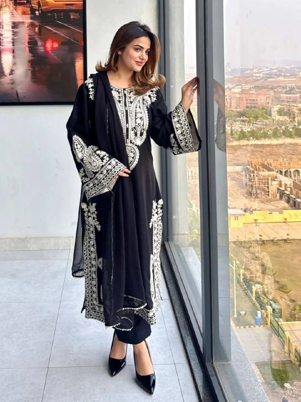 Party Wear & Evening Wear Embroidered Organza Silk Kurta Set for Women - Image 11