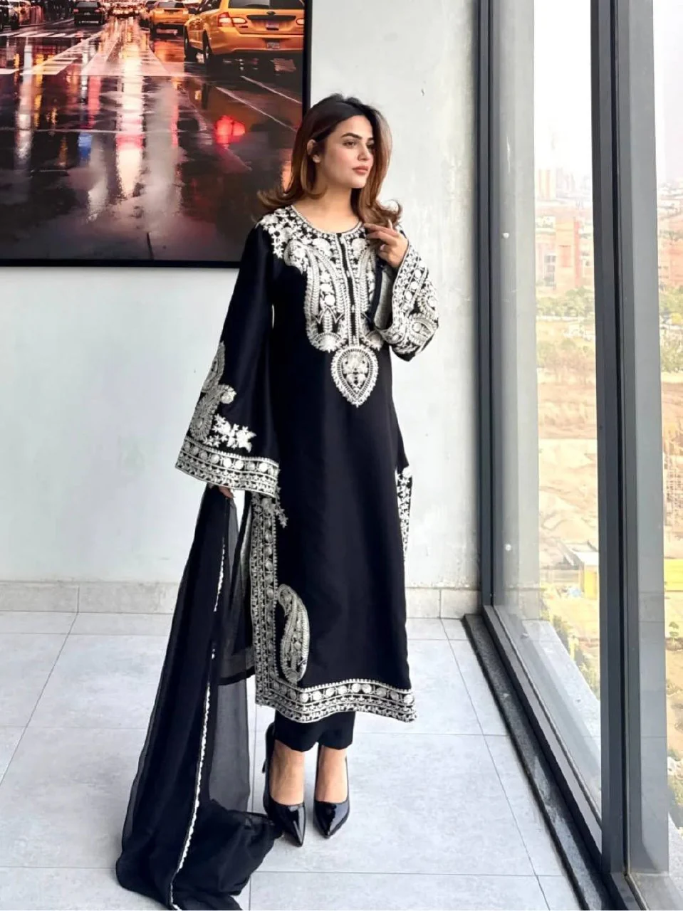 Party Wear & Evening Wear Embroidered Organza Silk Kurta Set for Women - Image 7