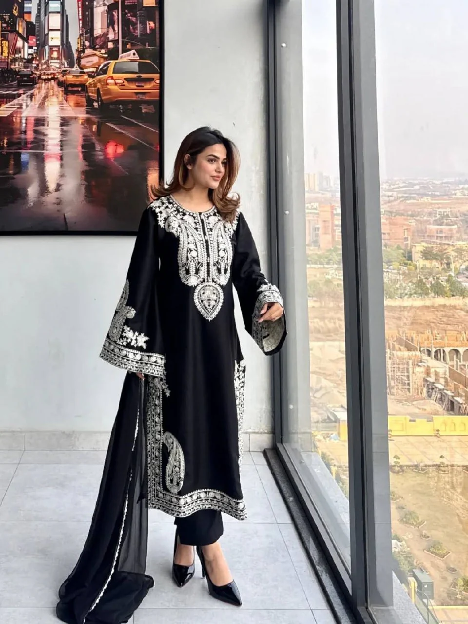 Party Wear & Evening Wear Embroidered Organza Silk Kurta Set for Women - Image 8