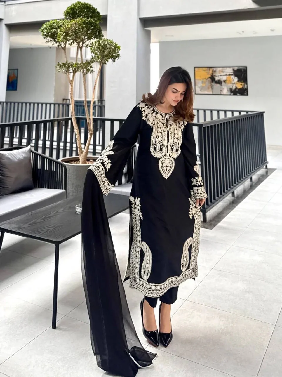 Party Wear & Evening Wear Embroidered Organza Silk Kurta Set for Women - Image 9