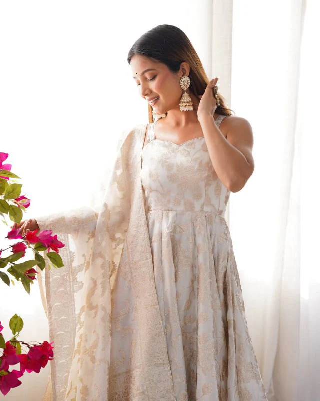 Amrapali Trend Royal Banarasi Jackquard Dola Silk Anarkali Gown Set - Image 6