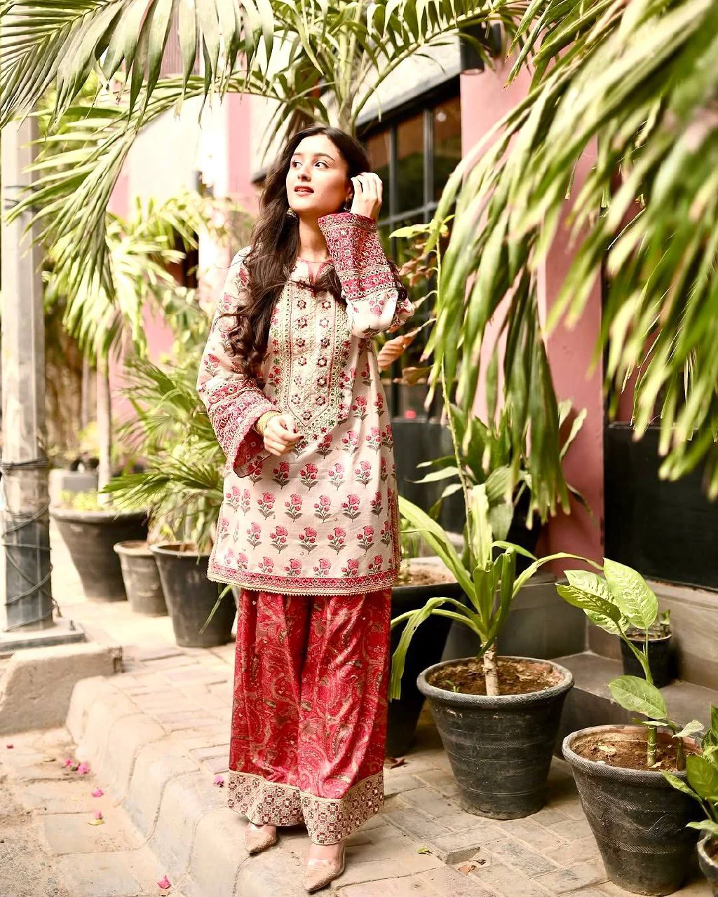 Amrapali Trend Stylish Digital Print Kurta Set with Hand Mirror Work - Image 3