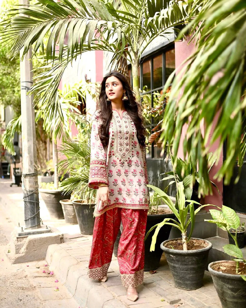 Amrapali Trend Stylish Digital Print Kurta Set with Hand Mirror Work - Image 5