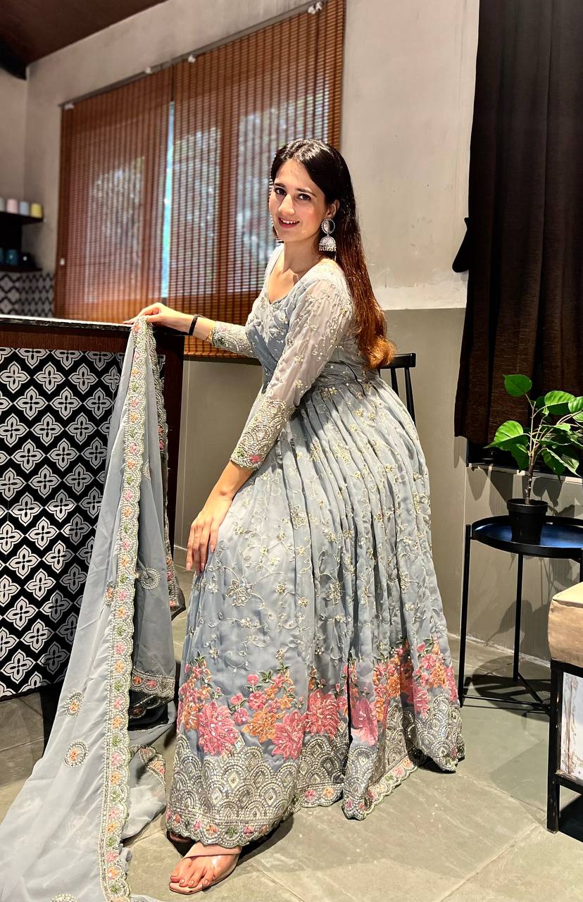 Glowing Royally  Use the Newest Designer Anarkali Suit to Reveal Your Charm - Image 3