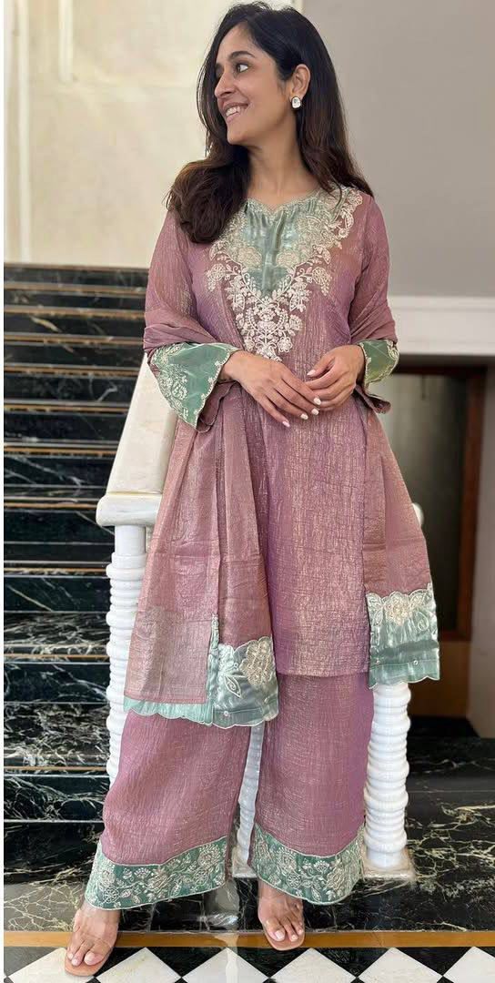 Graceful Embroidery Kurta Set – Best for Festive Wear & Casual Weddings