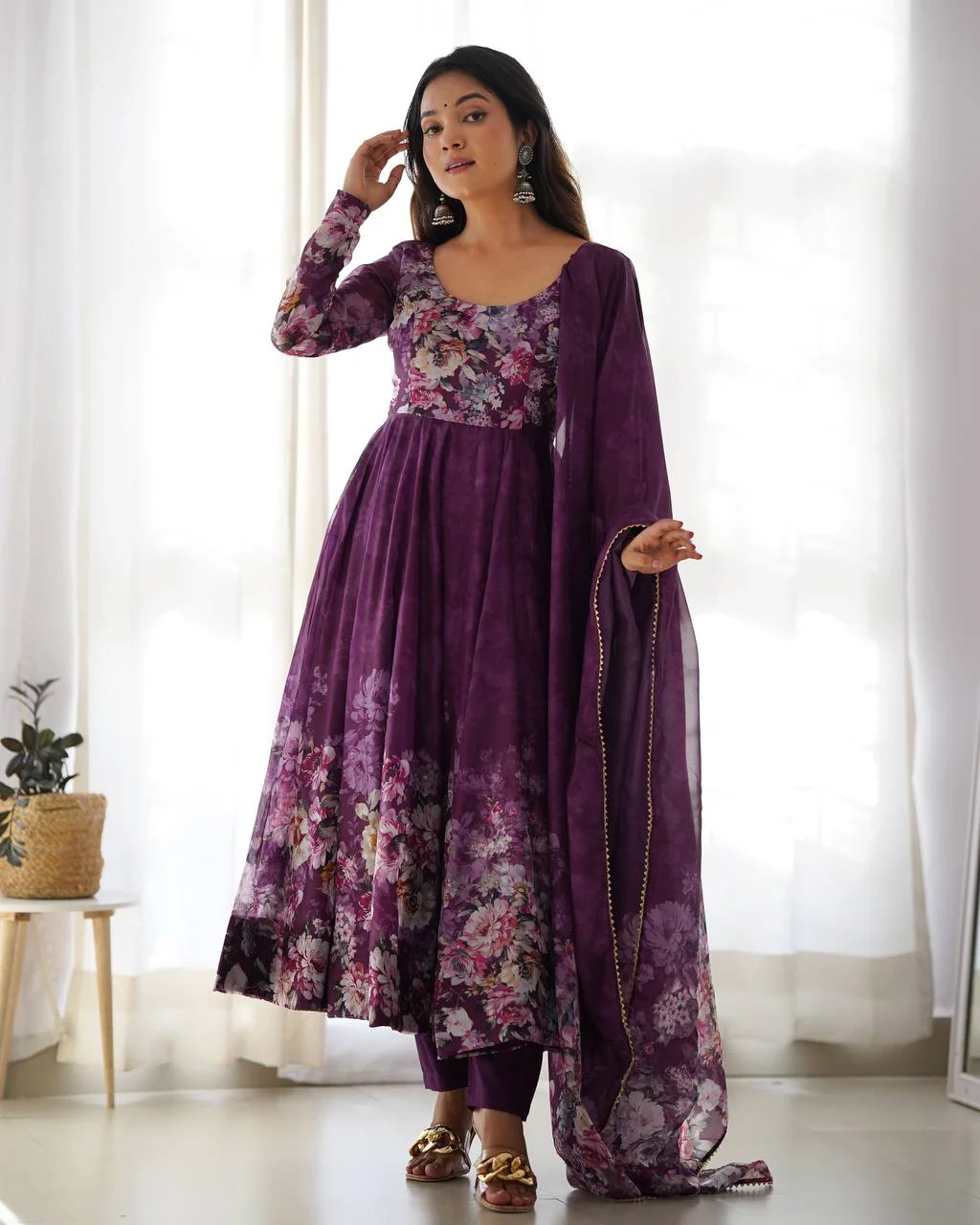 Pure Soft Organza Silk Fully Flared Kali Cut Anarkali Suit Set with Dupatta & Pant - Image 10