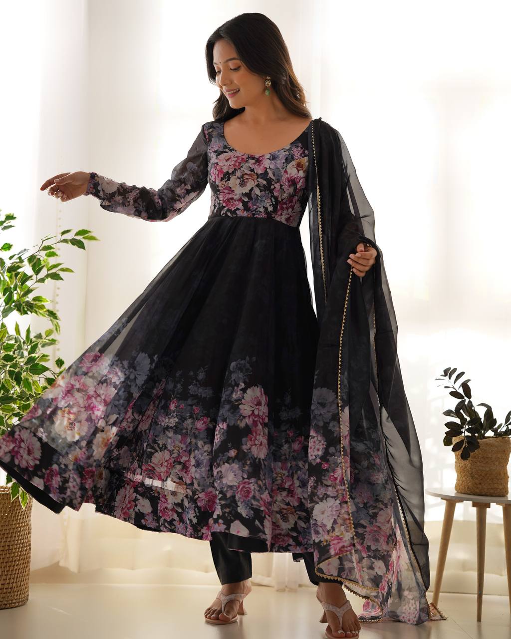 Pure Soft Organza Silk Fully Flared Kali Cut Anarkali Suit Set with Dupatta & Pant - Image 16