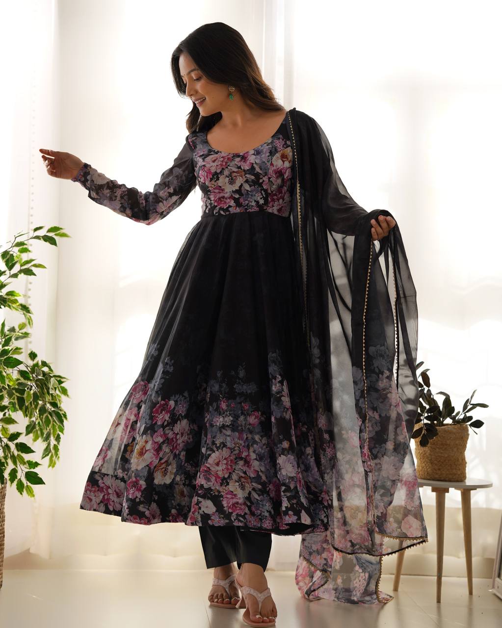Pure Soft Organza Silk Fully Flared Kali Cut Anarkali Suit Set with Dupatta & Pant - Image 17