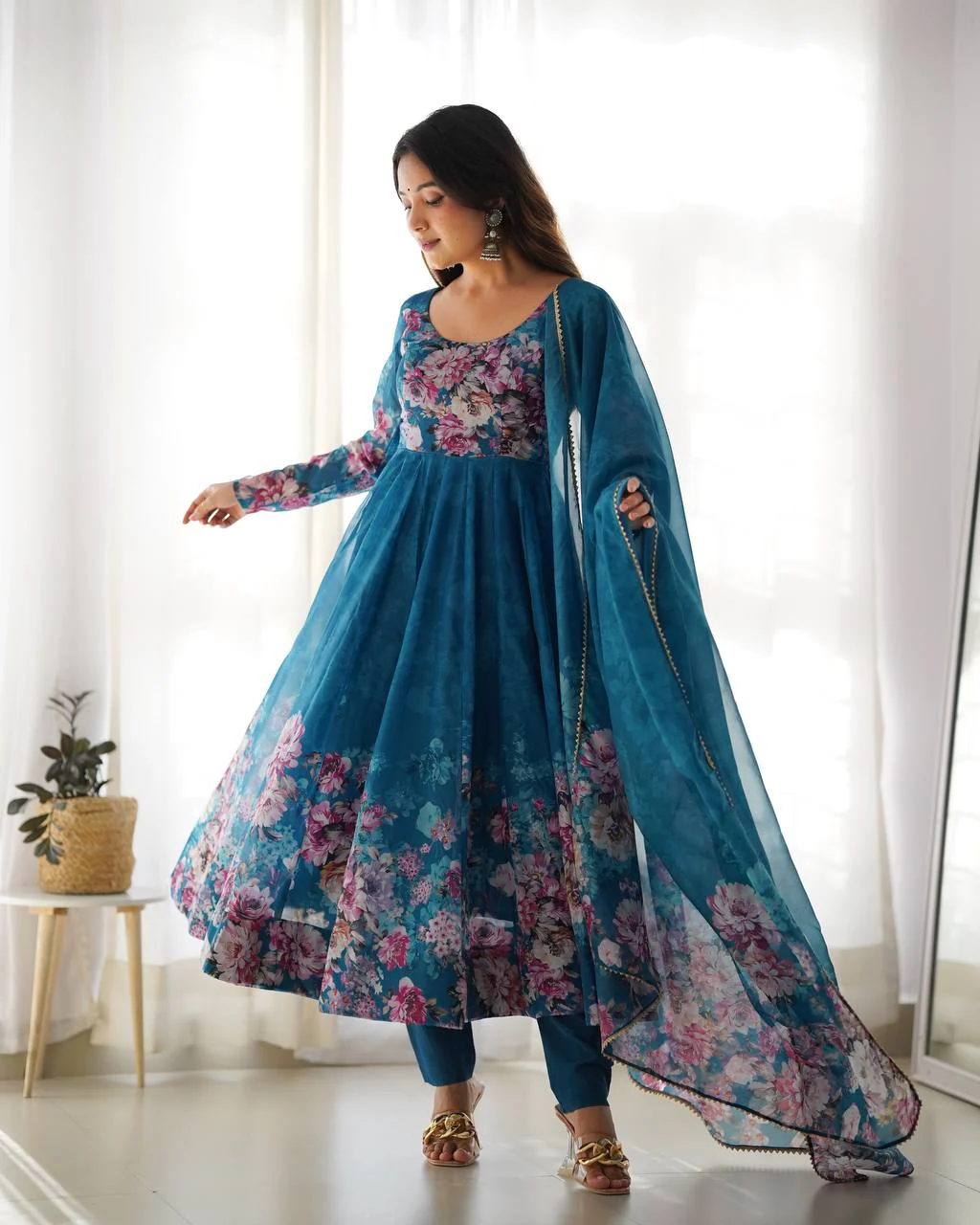 Pure Soft Organza Silk Fully Flared Kali Cut Anarkali Suit Set with Dupatta & Pant - Image 3