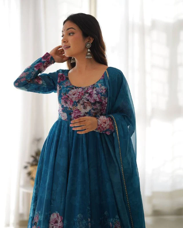 Pure Soft Organza Silk Fully Flared Kali Cut Anarkali Suit Set with Dupatta & Pant - Image 6